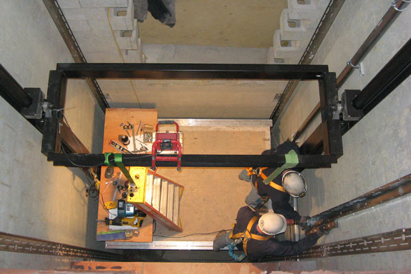 Bảo trì thang máy tại TPHCM - Tại sao đây là yếu tố quan trọng cho sự an toàn và tiết kiệm chi phí